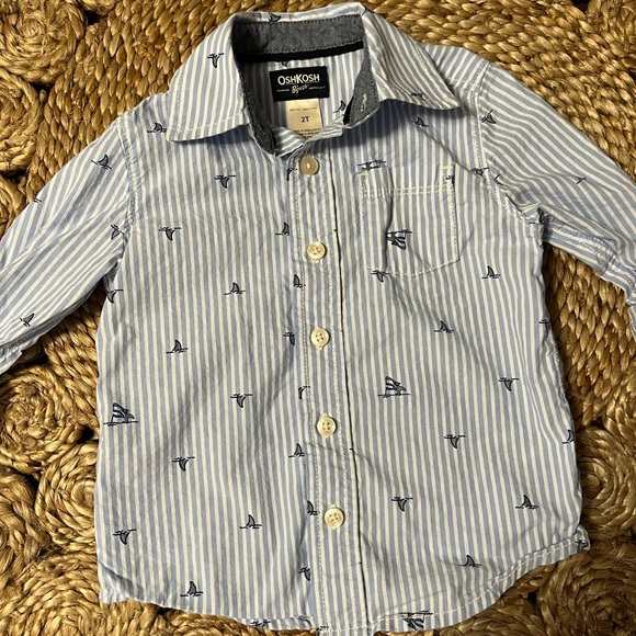 2T Boys Button Down Shirts - Picture 2 of 6
